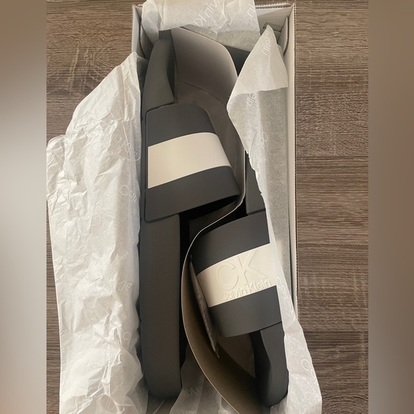 🏷️ Calvin Klein Men’s Anshu Slide Sandals–Light Grey–Size 12–Brand New in Box - Picture 9 of 10